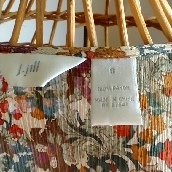 Blouse J.Jill NWOT- Women's 100% Rayon blouse - Picture 8 of 8